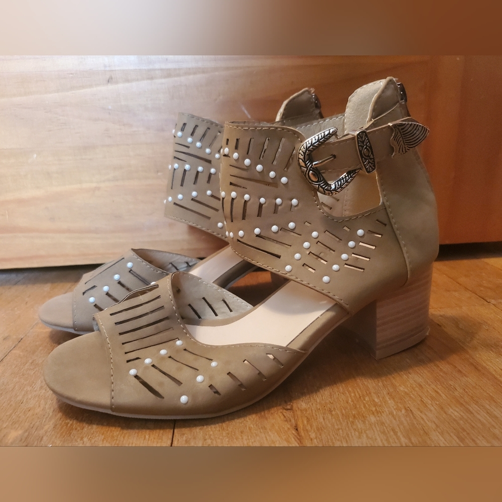 Sandal